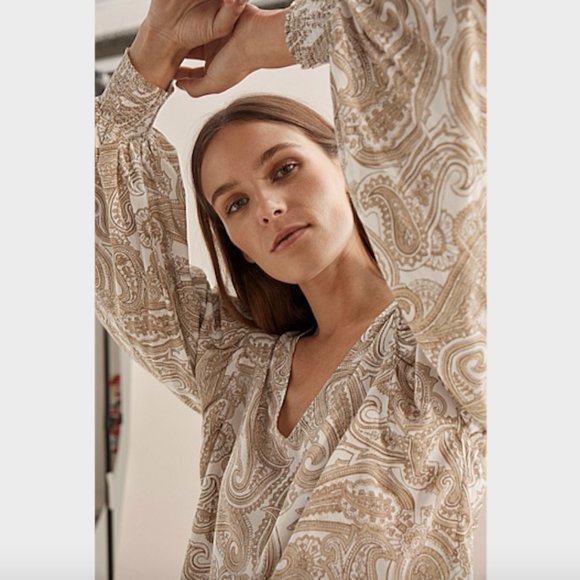 SOLD Country Road Beige Paisley Print Top 4 - Picture 13 of 13